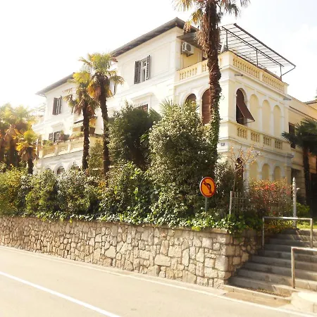 Apartment Puca